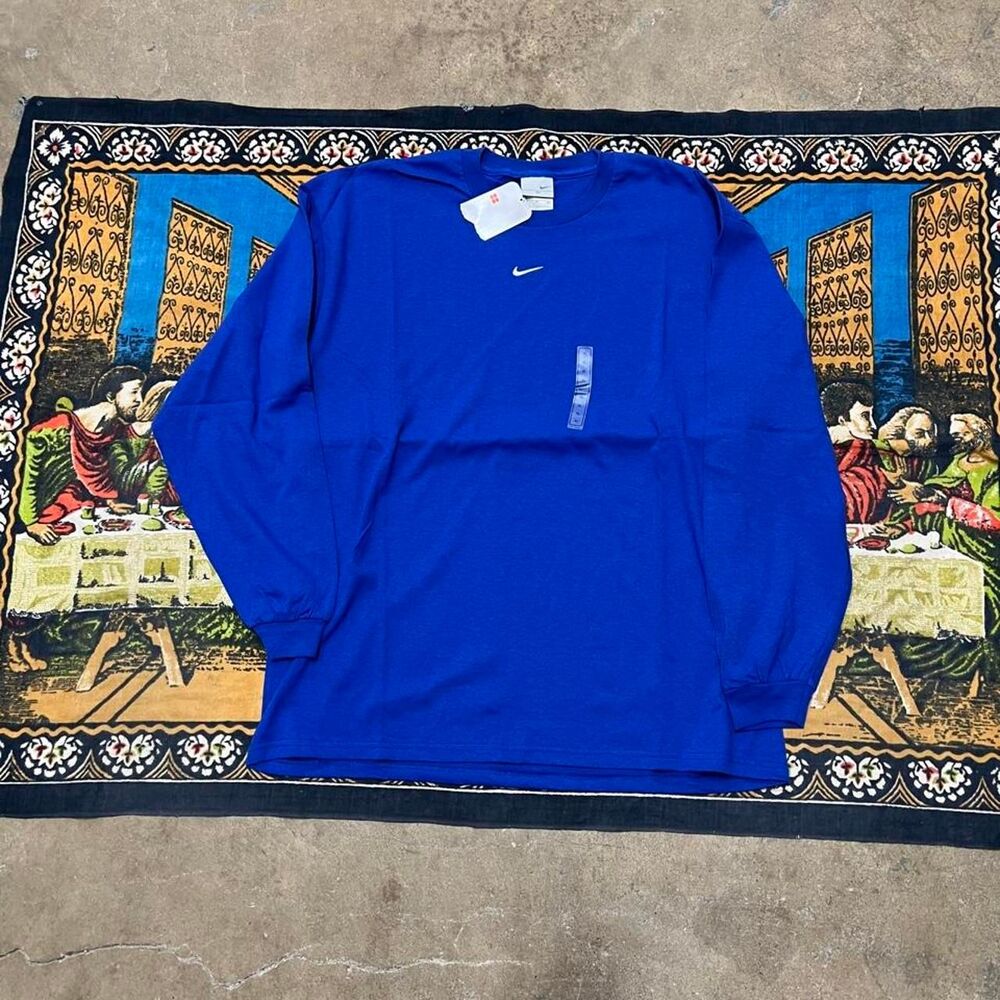 Nike center swoosh blue tshirt Size XL NWT 2000s silver tag travis scott y2k